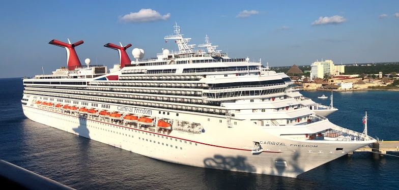 Pros and Cons of a Central American Carnival Christmas Cruise